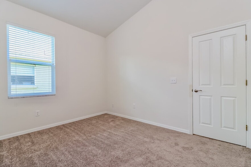 Building Photo - 1243 Maximilian Dr