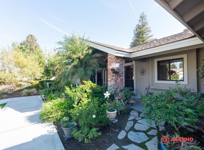 Building Photo - *MOVE IN SPECIAL!!*