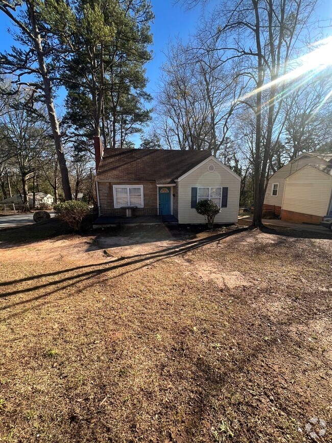 Building Photo - Corner Lot in Pleasant Valley neighborhood.