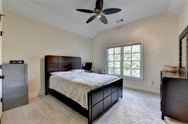 Building Photo - 11037 Estates Cir
