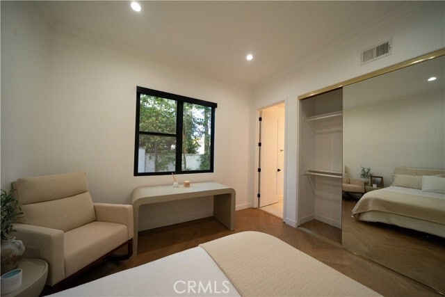 Building Photo - 17437 Oak Creek Ct