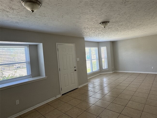 Building Photo - 3818 Willow Springs Ln