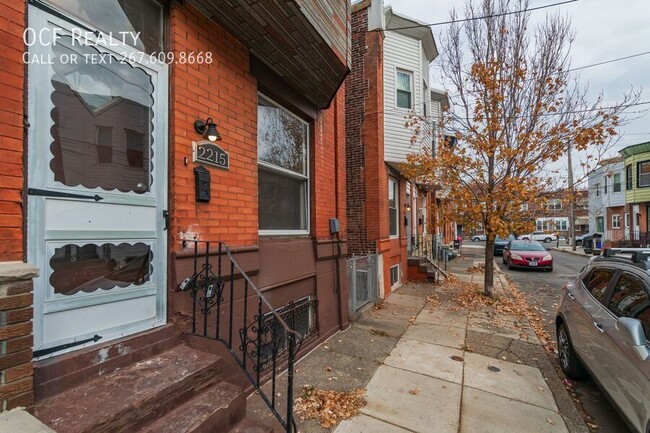 Building Photo - Two Bed Girard Estates Townhome