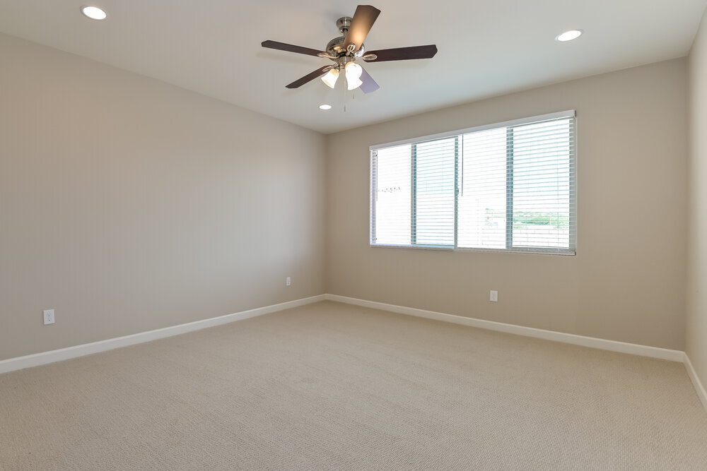 Building Photo - 13854 E Red Oaks Dr