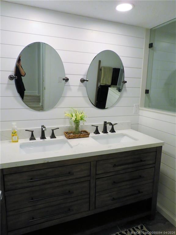 Building Photo - 800 NW Fork Rd