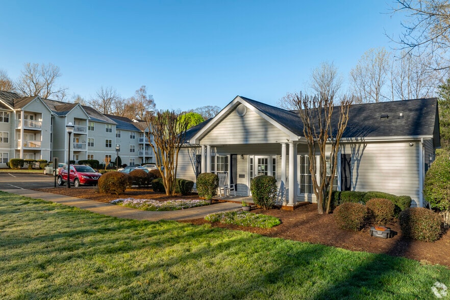 Riverfront Apartment Homes - Leasing Office - Riverfront