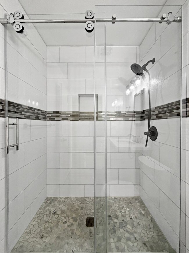 Building Photo - Beautiful 2B/2BA Condo in Mission Valley W...