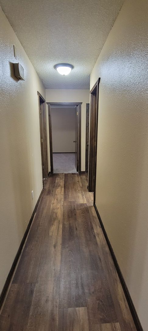 Building Photo - LARGE 3 BEDROOM HOME IN NORTHEAST CLOVIS