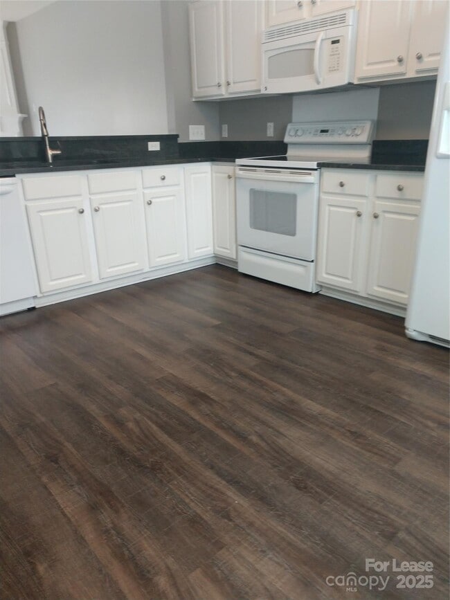 Building Photo - 10436 Winslet Dr