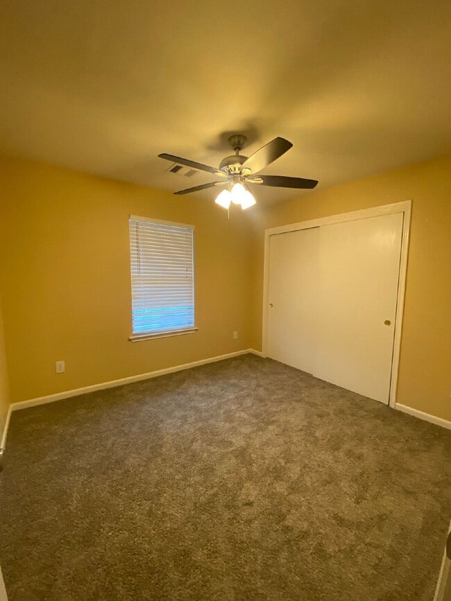 Building Photo - Spacious 4Bed, 2.5 Bath plus Bonus Room, 2-story home in the desirable Remington Grove community!
