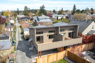 Building Photo - 2517 Vallette St