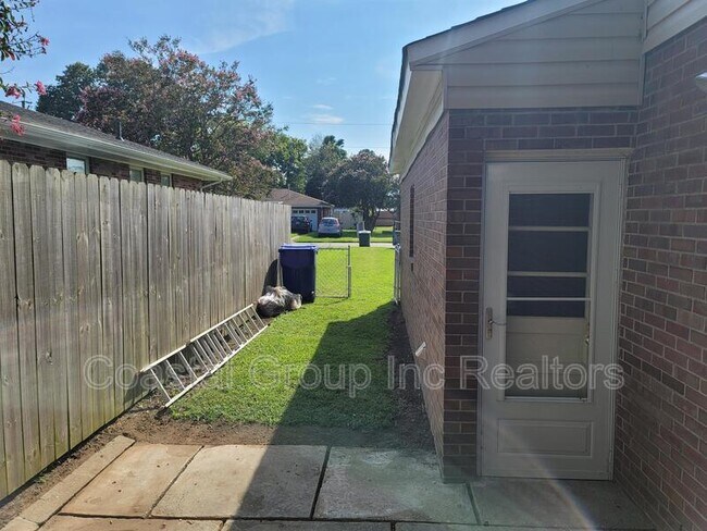 Building Photo - 2148 Ester Ct