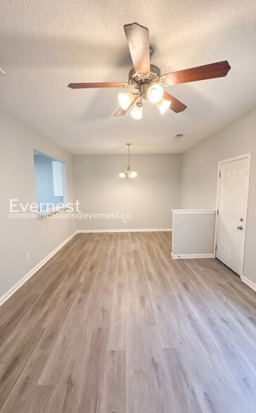 Building Photo - 8641 Thomas Ln