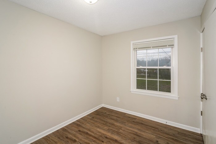 Building Photo - 223 Rebecca Ln