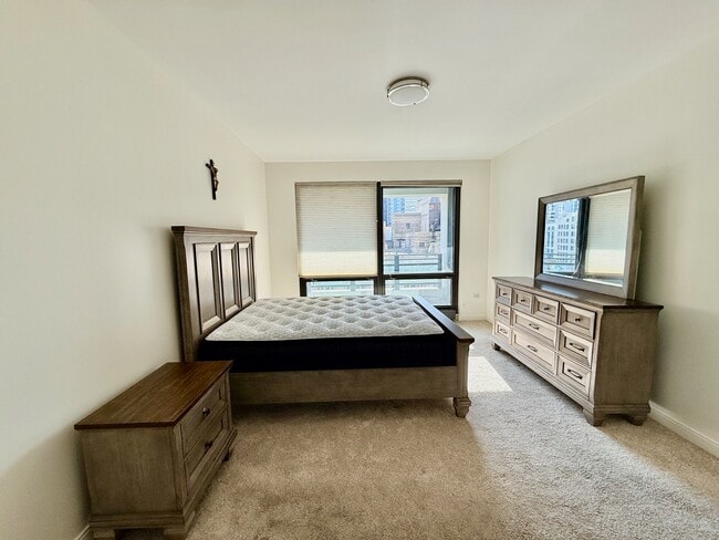 Building Photo - 130 N Garland Ct