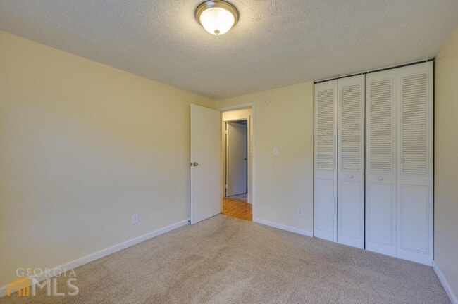 Building Photo - 2907 Oxford Way NW