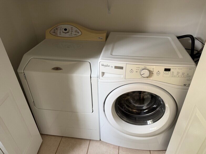 Washer and Dryer included - 917 Rose Hill Ave