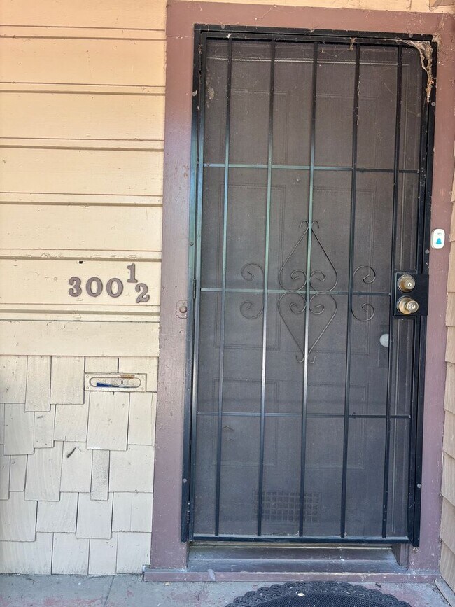 Primary Photo - 300 Cherry Ave