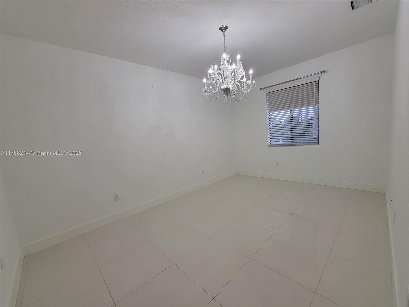 Building Photo - 492 SW 91st Pl