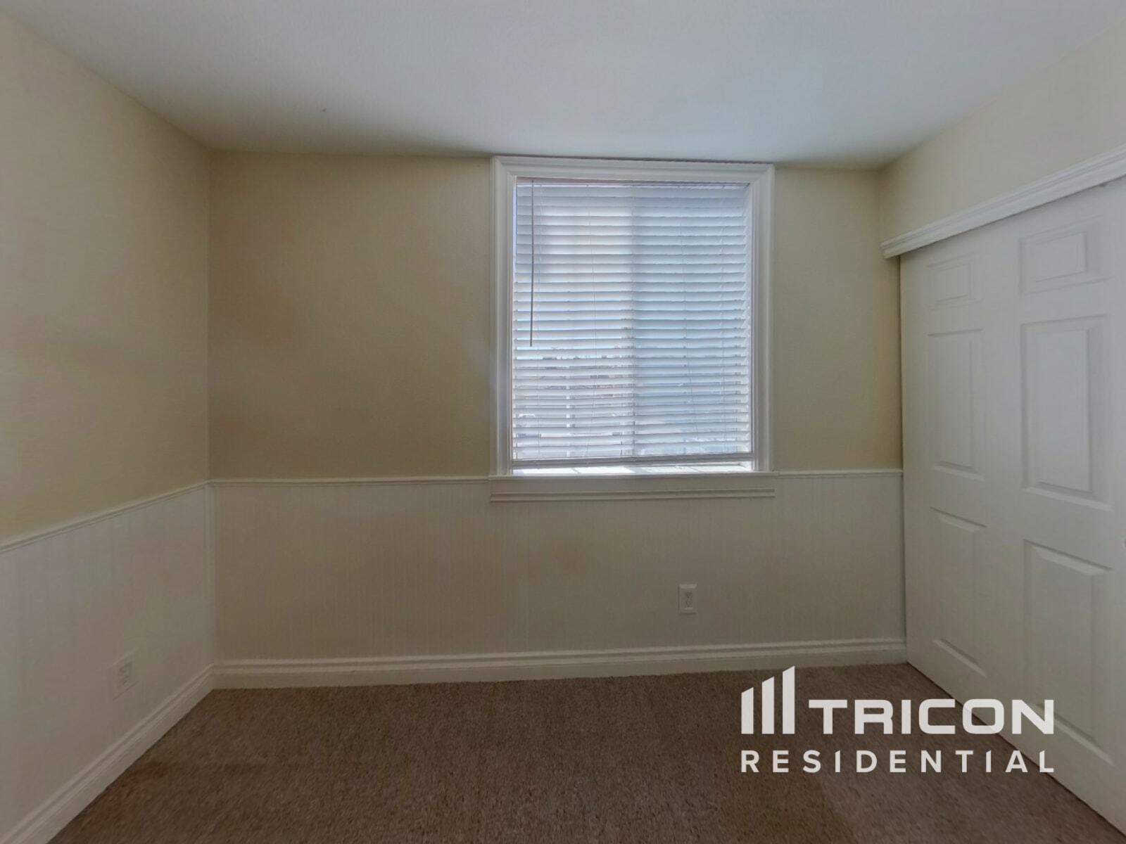 Building Photo - 1584 Bright View Dr