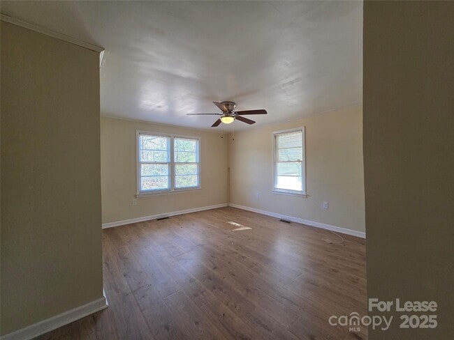 Building Photo - 8334 Oak Tree Rd