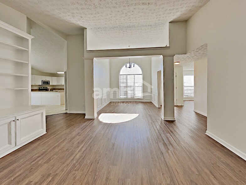 Building Photo - 18 Ludwick Ln