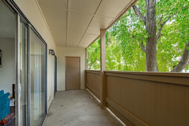 Building Photo - 8419 Hearth Dr