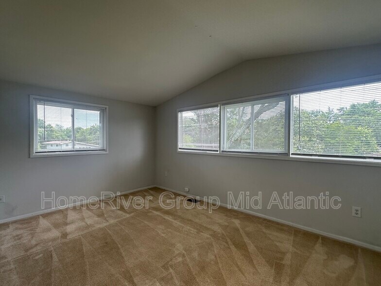 Building Photo - 6002 Ridge View Dr