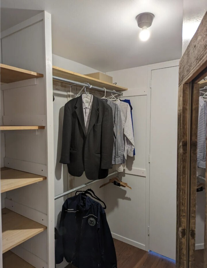 Building Photo - 1 E Scott St