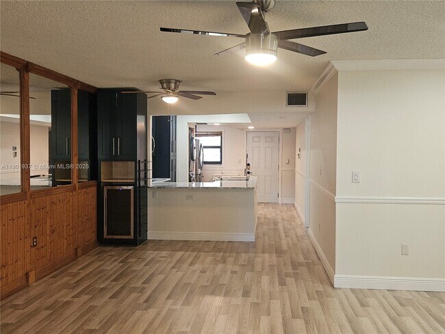 Building Photo - 1021 Mockingbird Ln