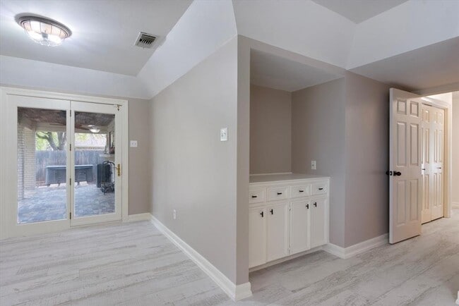 Building Photo - 109 White Sands Dr
