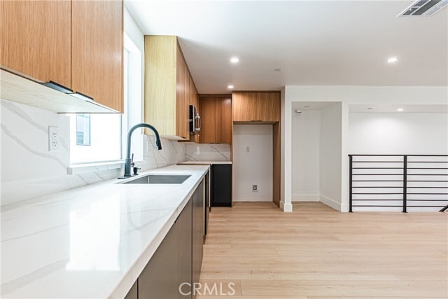 Building Photo - 1559 S Ogden Dr