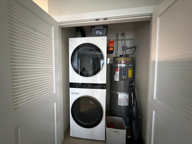 Building Photo - Furnished 4 Bedroom 3.5 Bathroom Whites Sands Beach