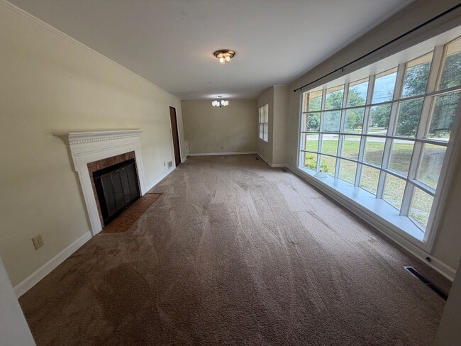 Building Photo - 215 Lesesne Dr