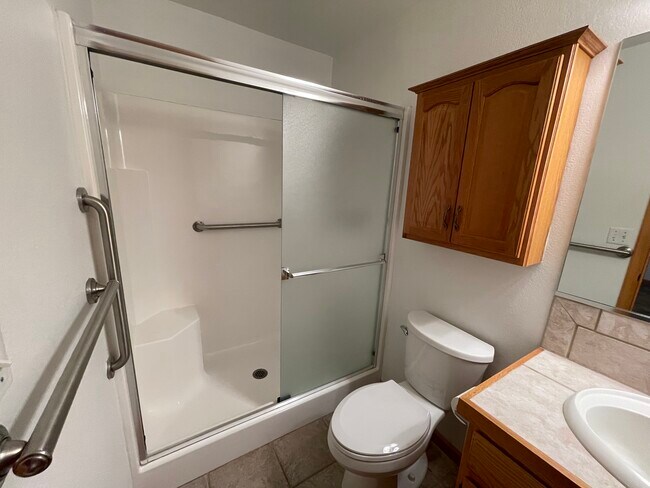 master bath - 5305 W 11th Street Rd