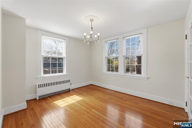 Building Photo - 54 Pomander Walk