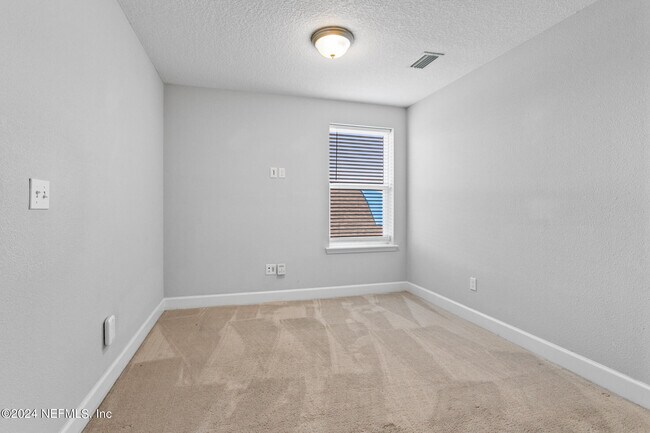 Building Photo - 213 Foxcross Ave