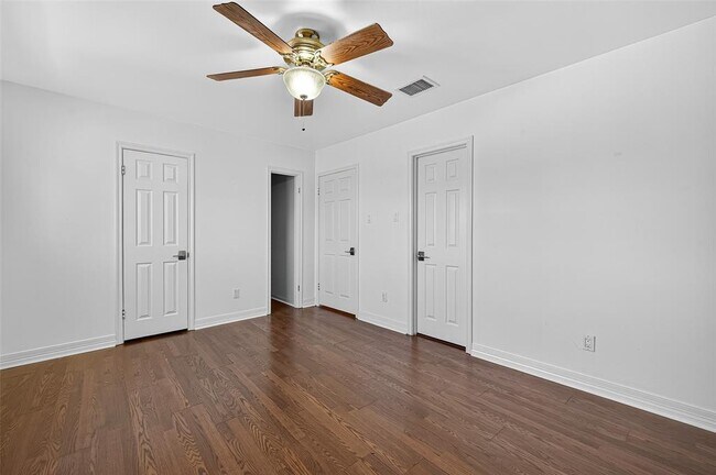 Building Photo - 3710 Point Clear Dr