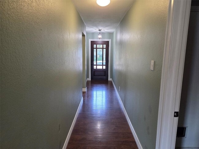 Building Photo - 208 Rock Hound Ln