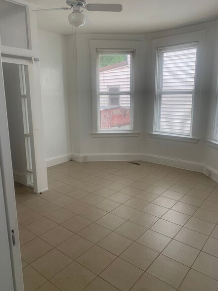 Bedroom 1 - 911 Putnam St