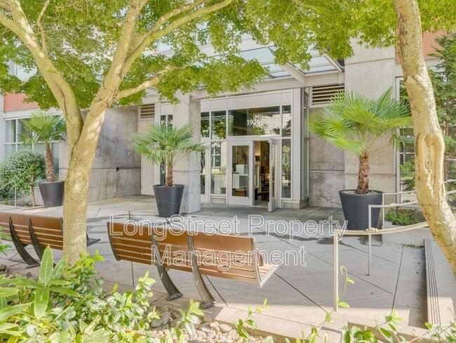 Primary Photo - 1926 W Burnside St