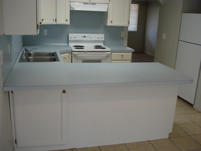 Building Photo - 60 E 200 N