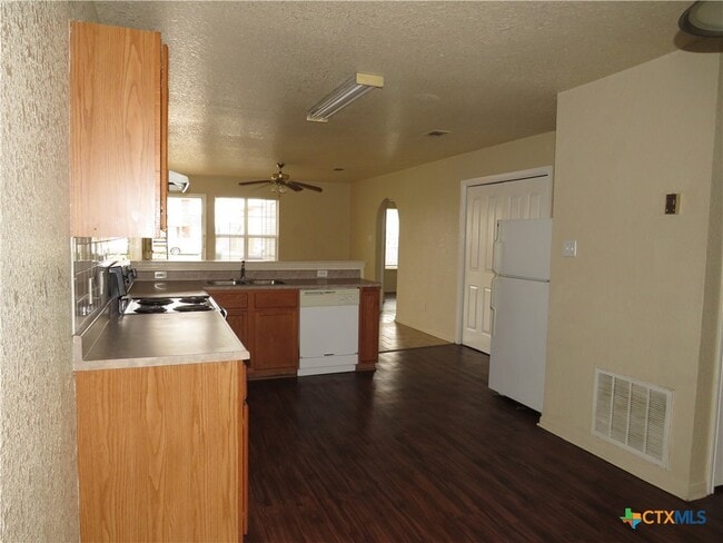 Building Photo - 1602 Dugger Cir