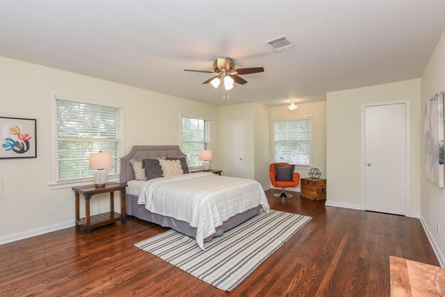 Building Photo - 4360 Fiesta Ln