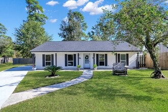 Building Photo - 28926 Twisted Oak Dr