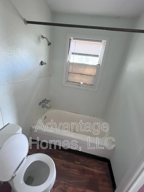 Building Photo - 1007 N Scott Ave