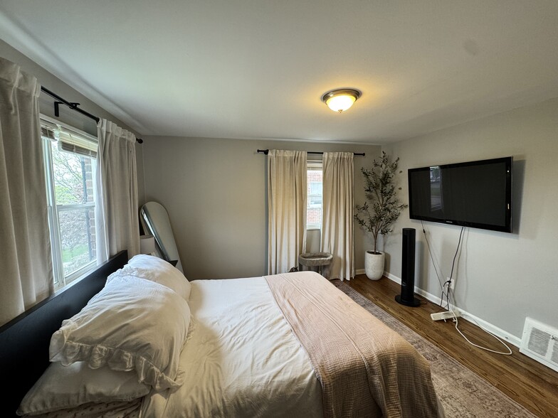 Bedroom 1 - 3324 Coolidge Hwy