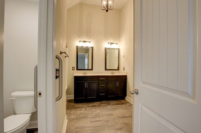 Building Photo - Sharp 3bed 2 ba.  upgrades throughout.