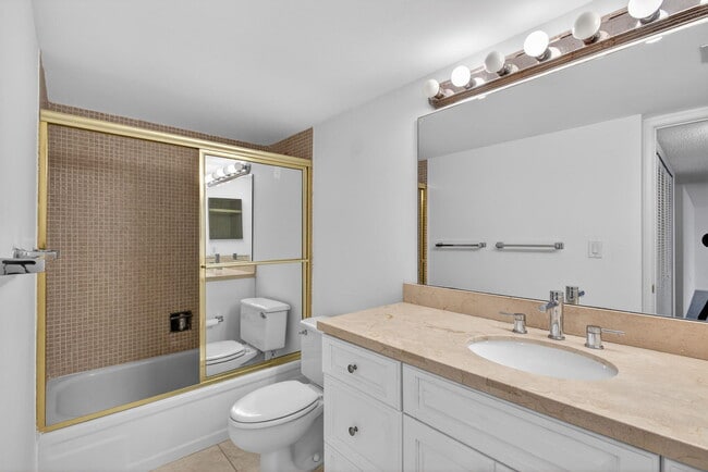 Building Photo - 4200 N Ocean Dr