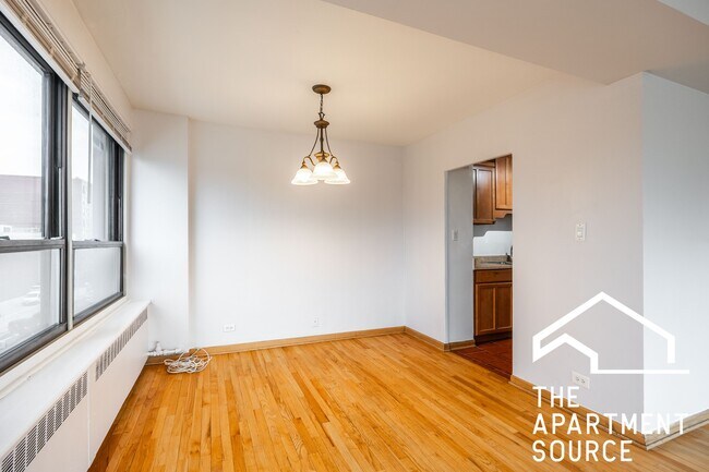 Building Photo - 4180 N Marine Dr